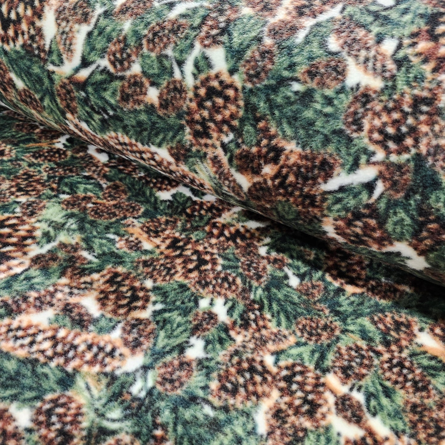 Fleece, Pinecones