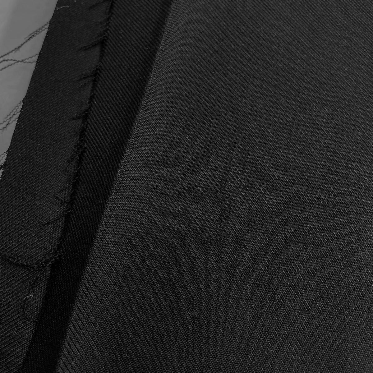 Black fire retardant 100% wool twill fabric for apparel and light upholstery