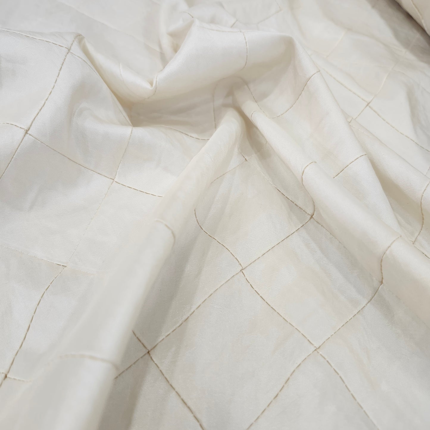 Taffeta, Diamond Pattern, Ivory