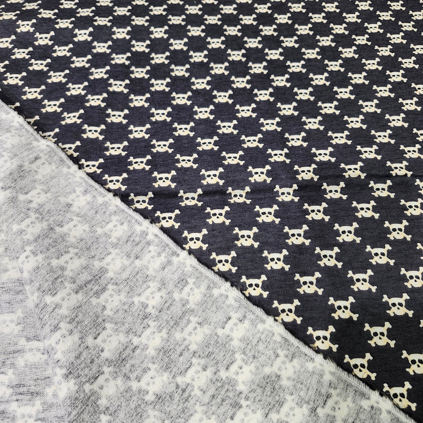 Flannel Skulls, Black