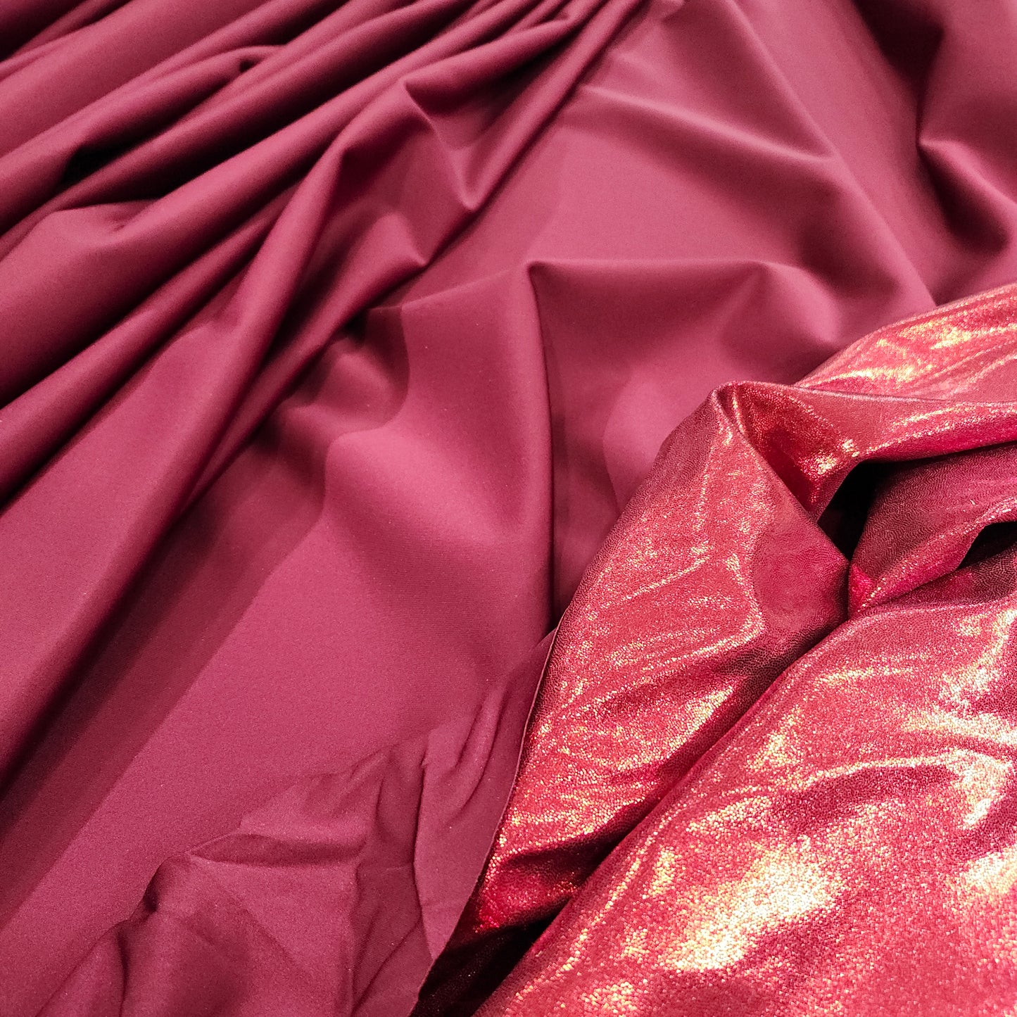 Shiny stretch fabric