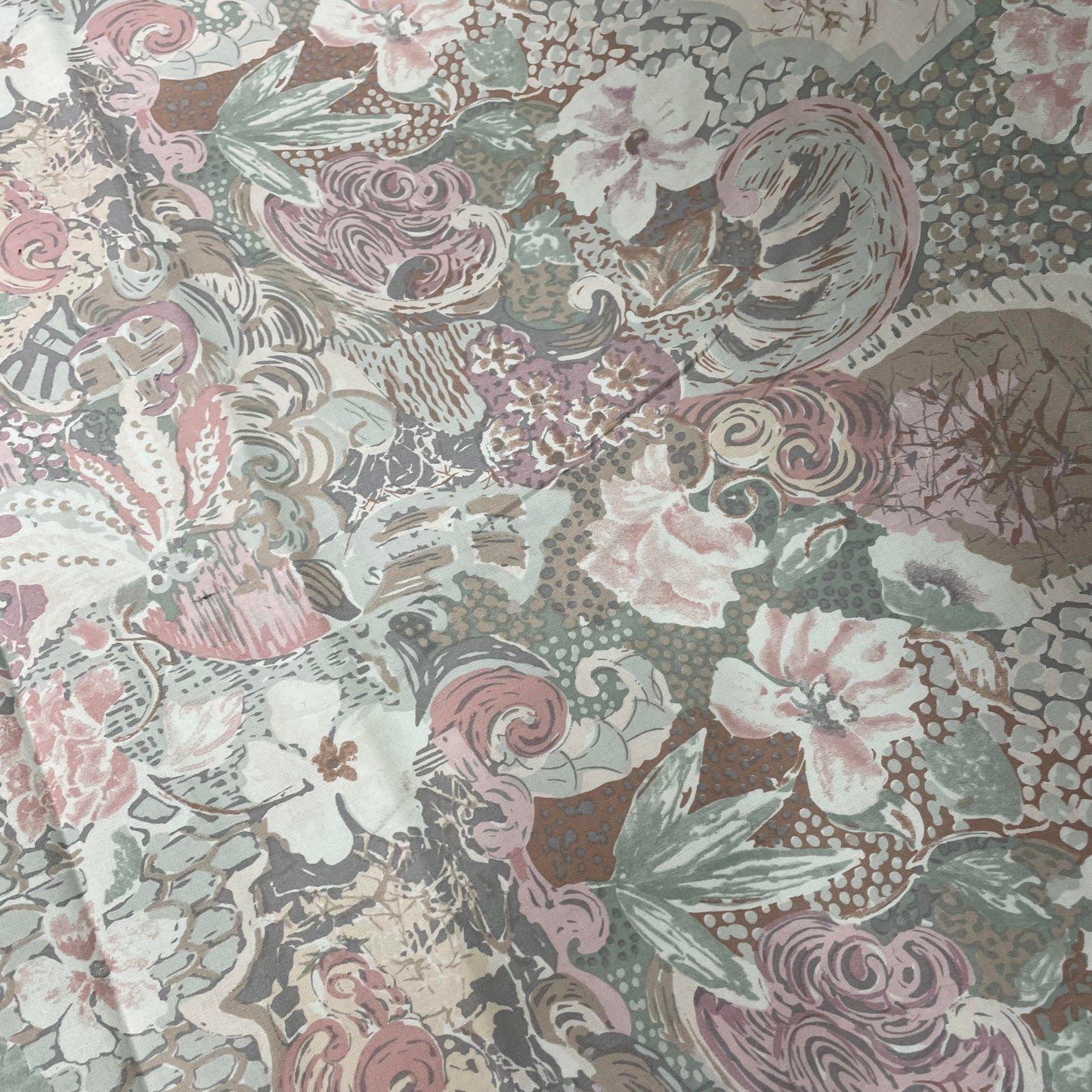 Cotton, Floral Mess