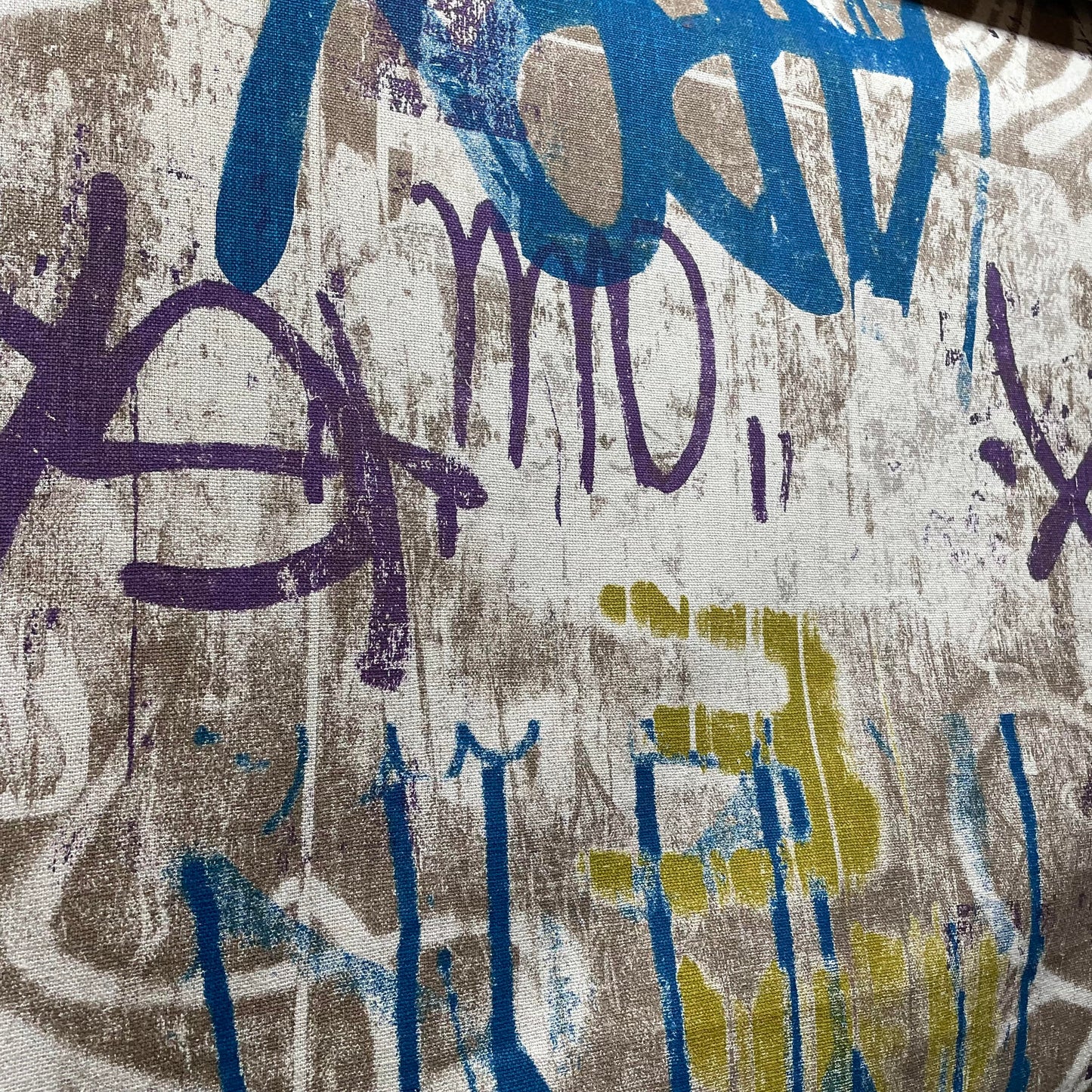 Upholstery, Graffiti,