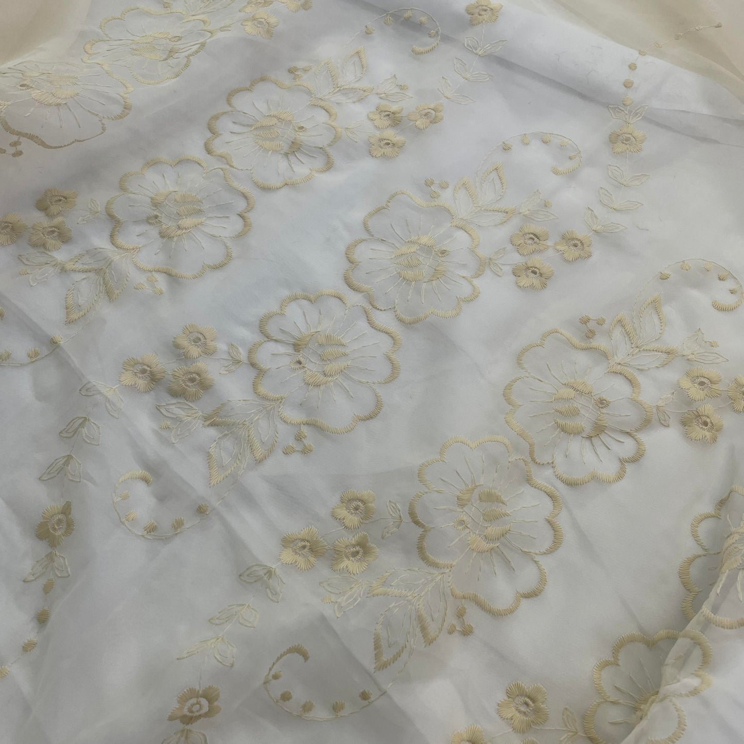 Extra Wide Sheer, Floral Design