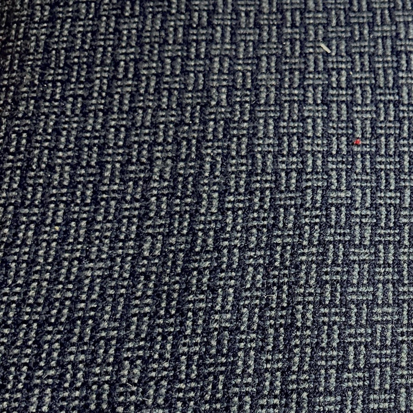 100% Wool, Labrinth
