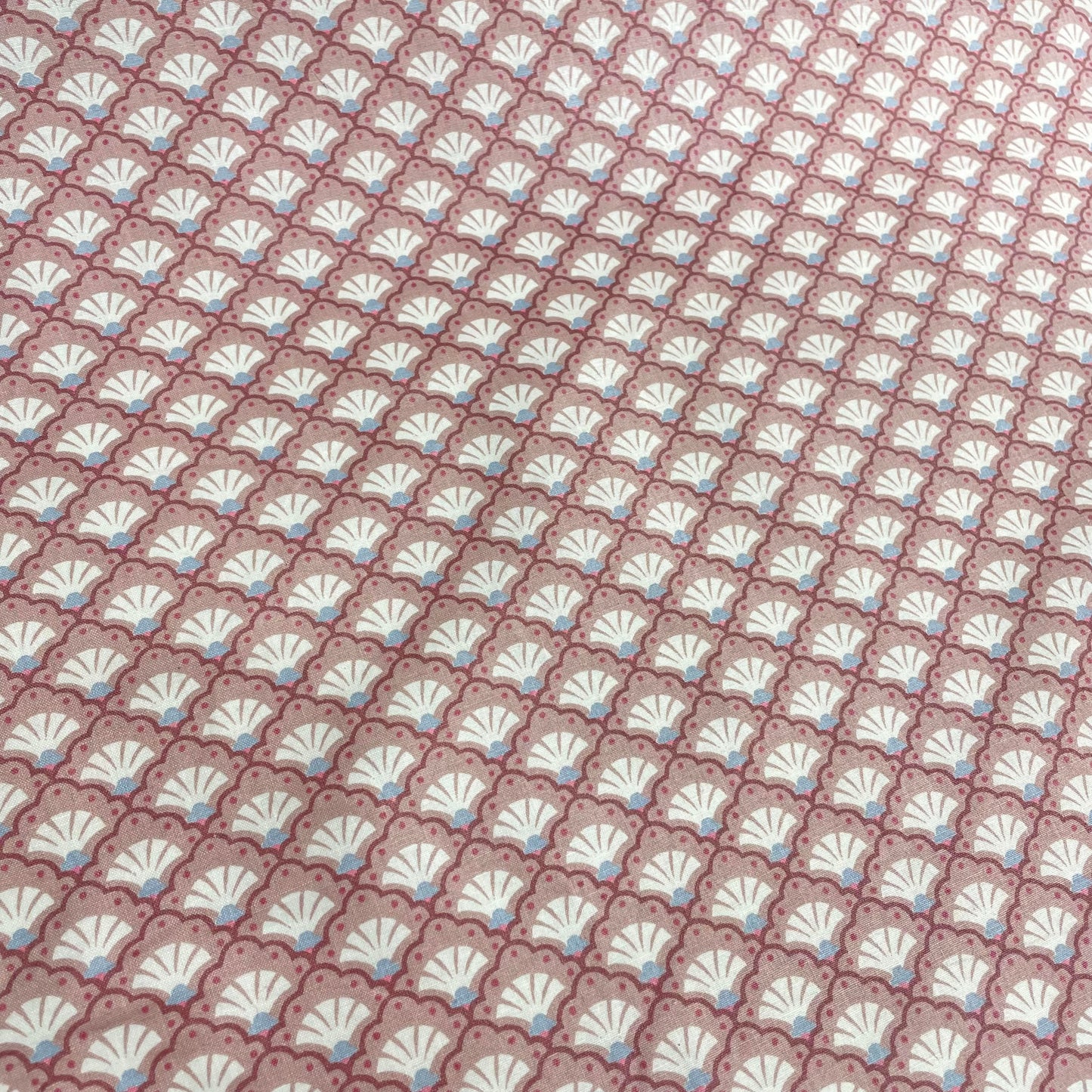 100% Cotton, Scallop,