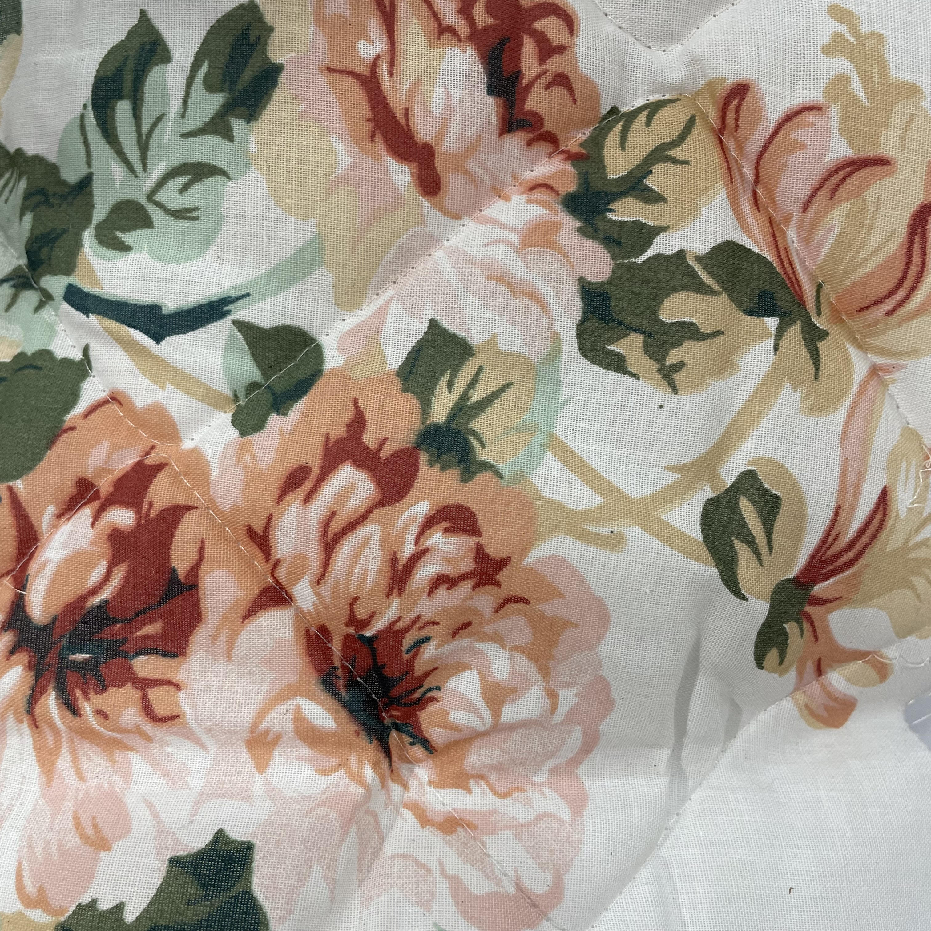 Vintage-Style Floral Quilt with Batting