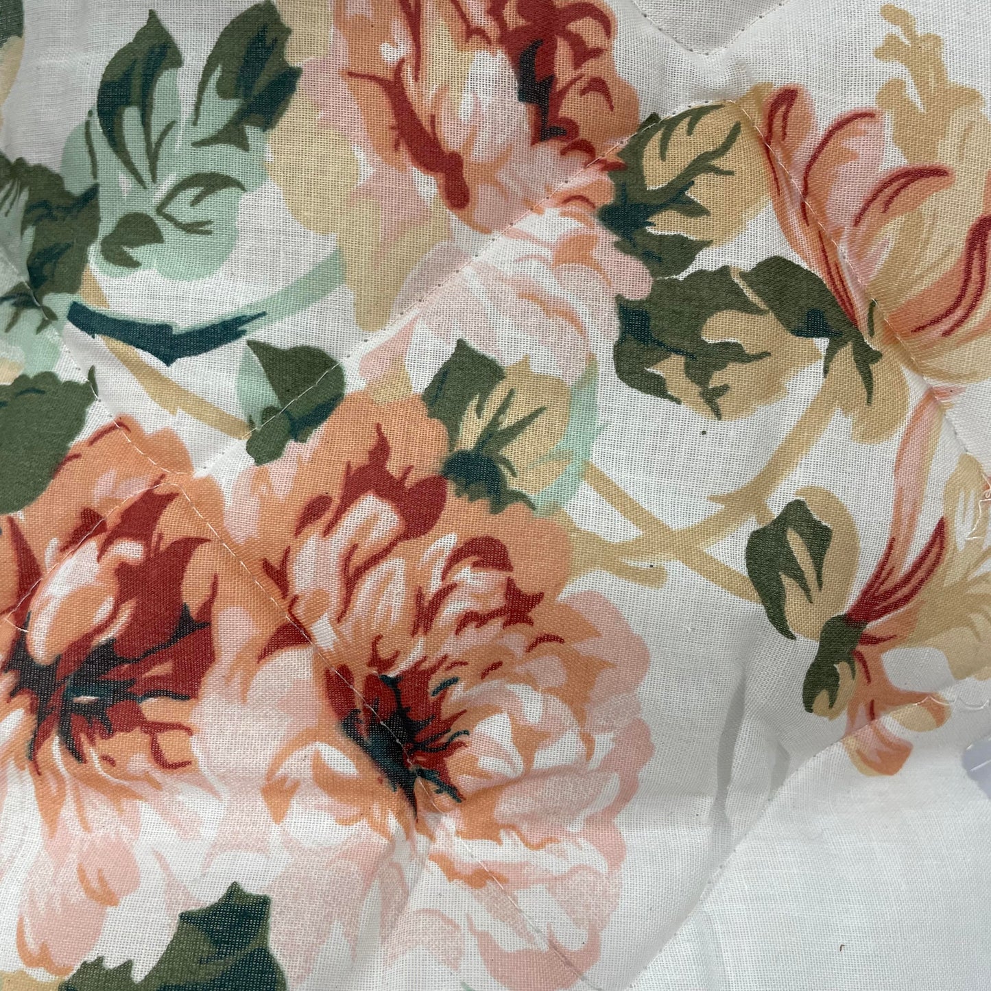 Vintage-Style Floral Quilt with Batting